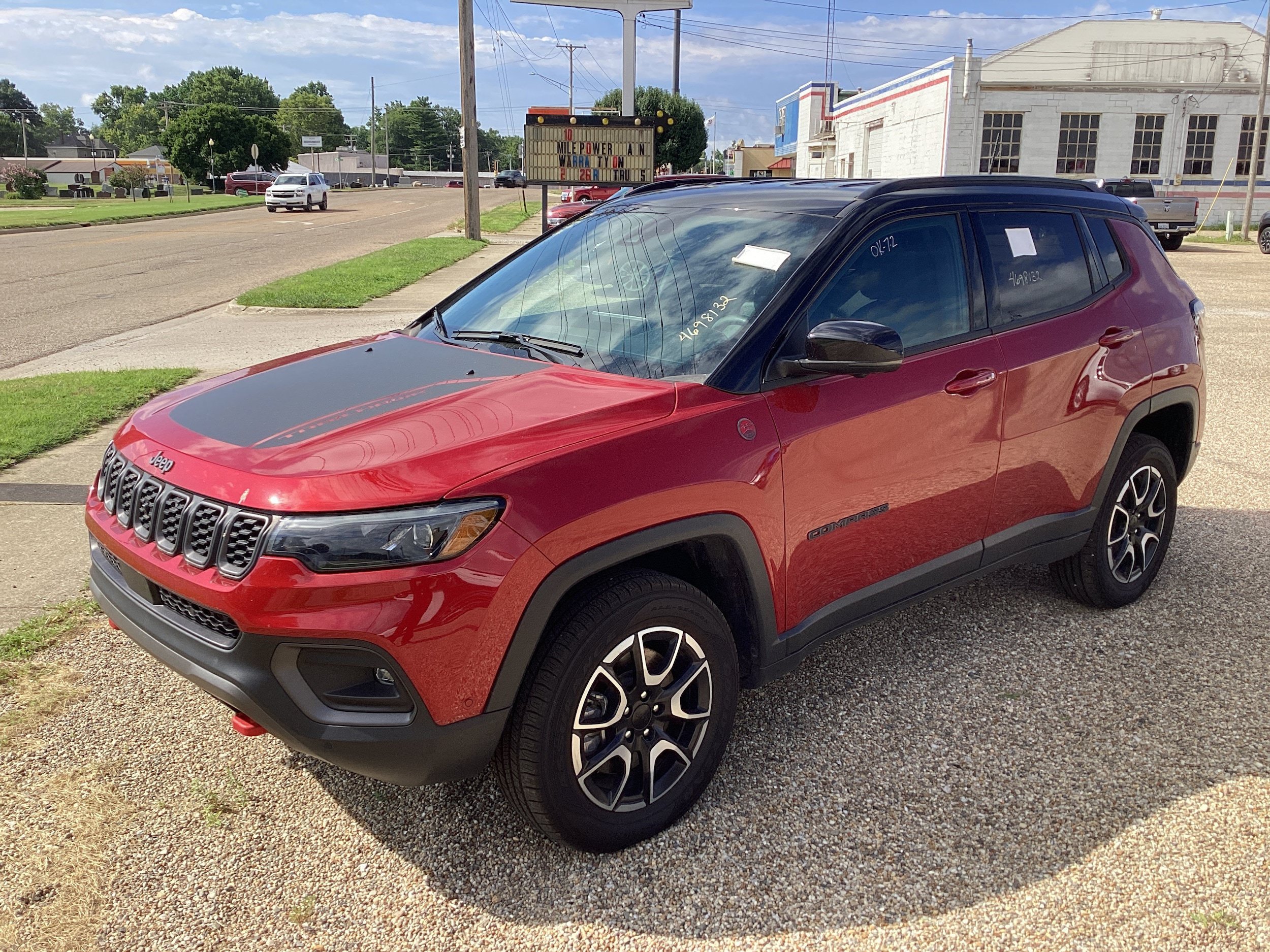 Used 2024 Jeep Compass Trailhawk w/ Trailhawk Elite Group AWD/4WD image 1
