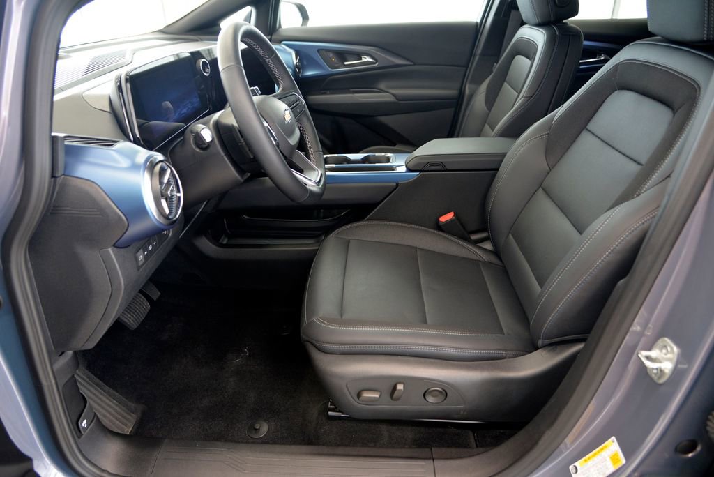 Used 2025 Chevrolet Equinox EV LT w/ Convenience Package image 15