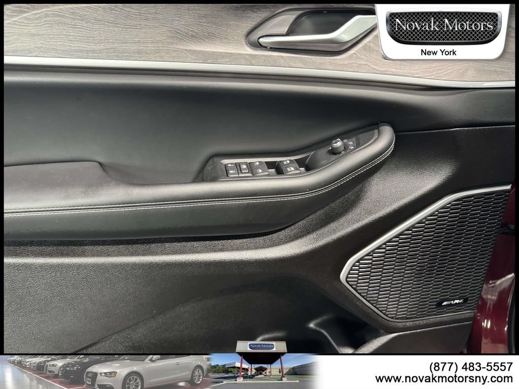 Used 2023 Jeep Grand Cherokee Limited AWD/4WD image 17