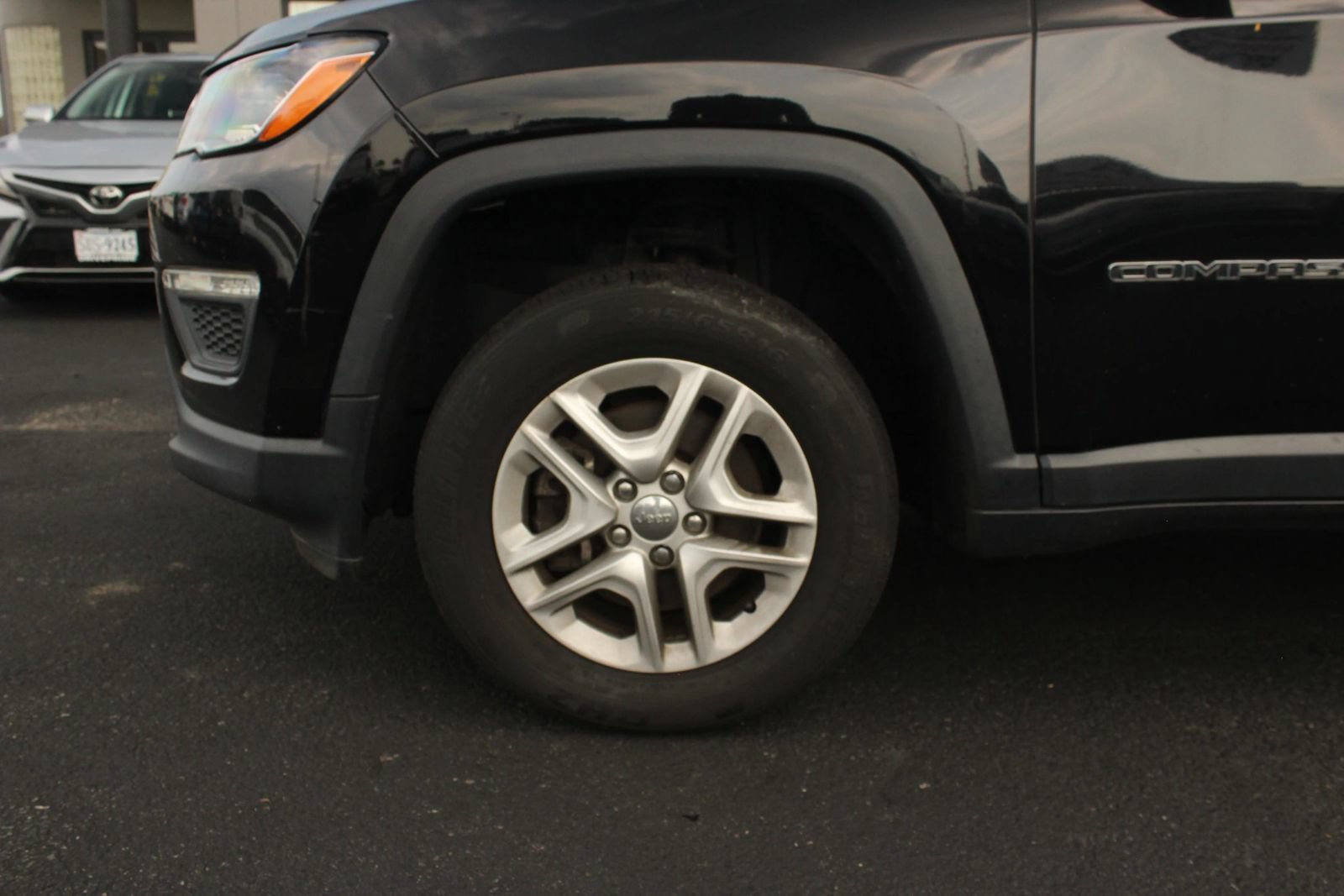 Used 2018 Jeep Compass Sport AWD/4WD image 3