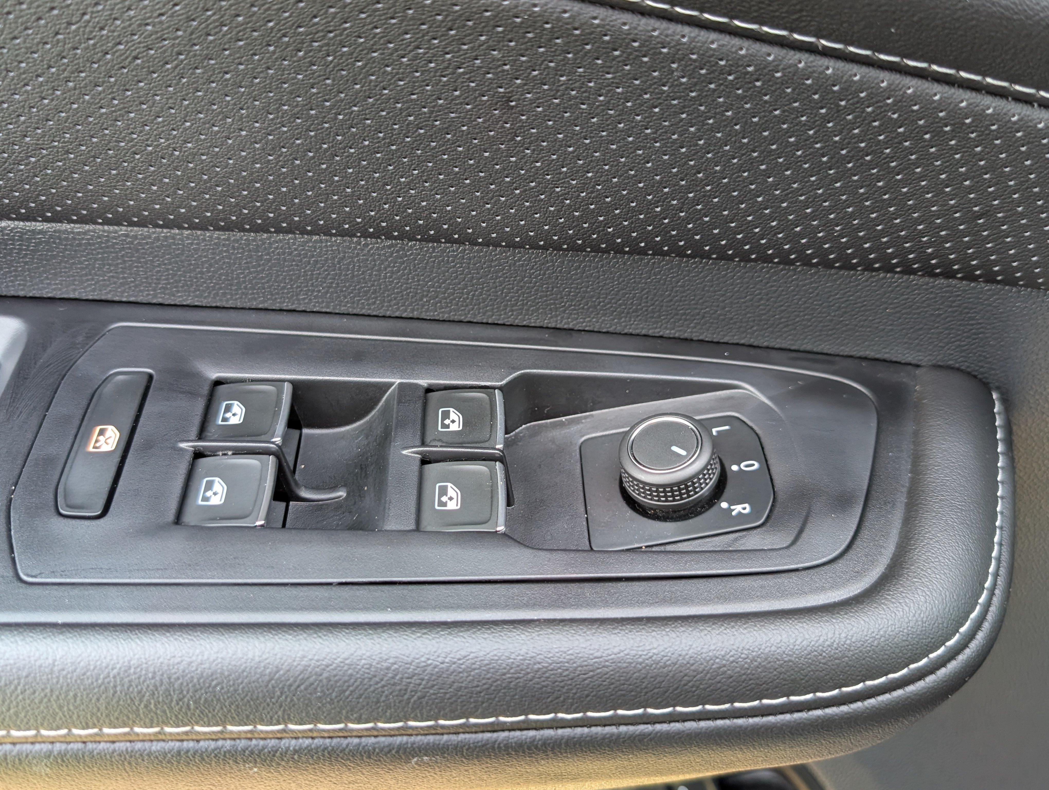 Used 2026 Volkswagen Atlas SE w/ Panoramic Sunroof Package FWD image 21