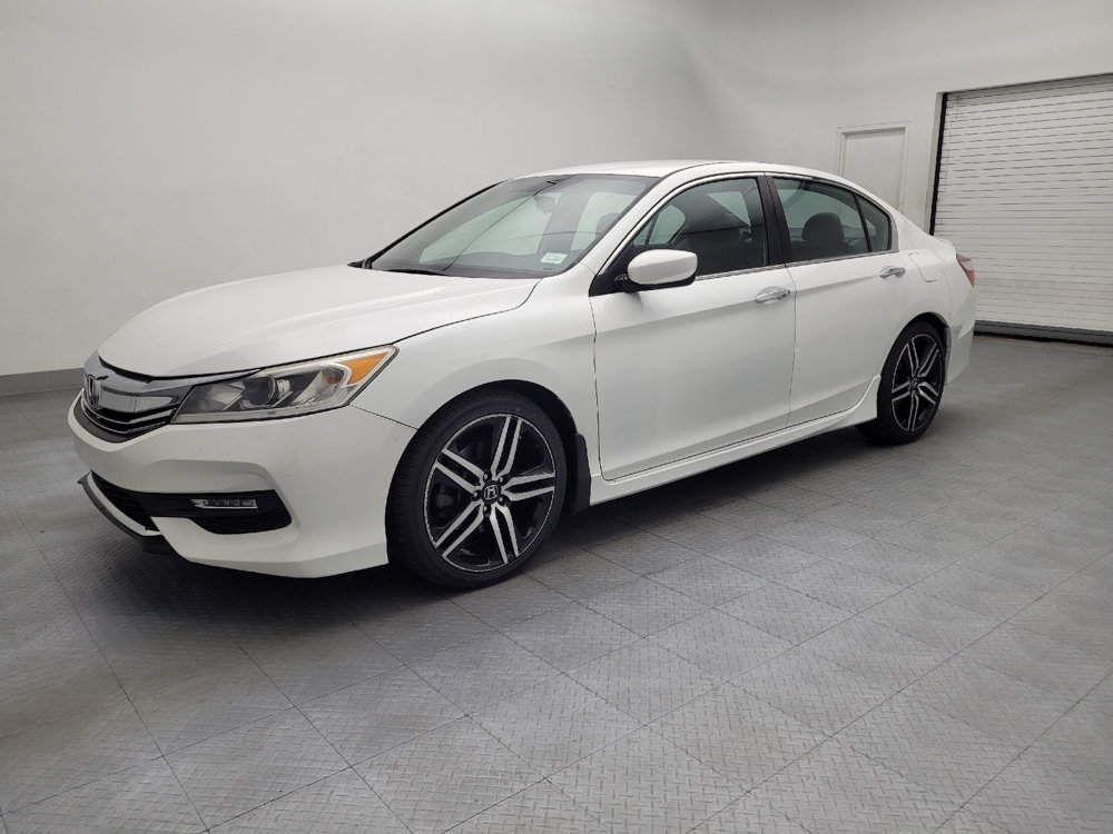 Used 2017 Honda Accord Sport image 2