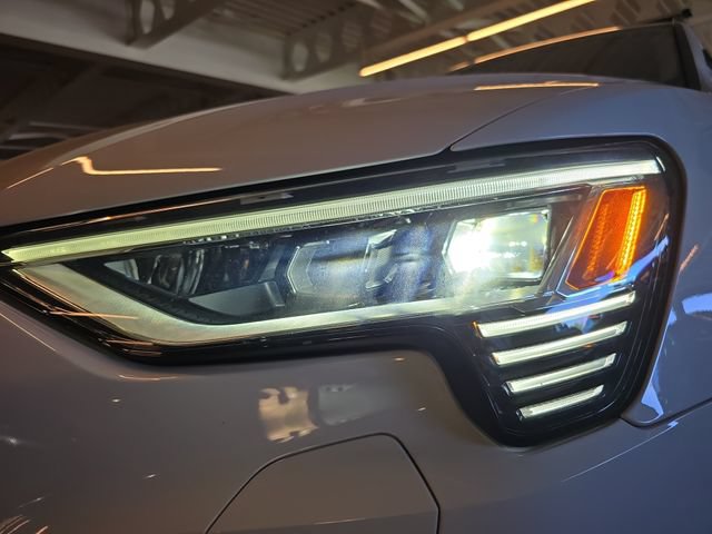 Used 2021 Audi e-tron Premium w/ Convenience Plus Package AWD/4WD image 35