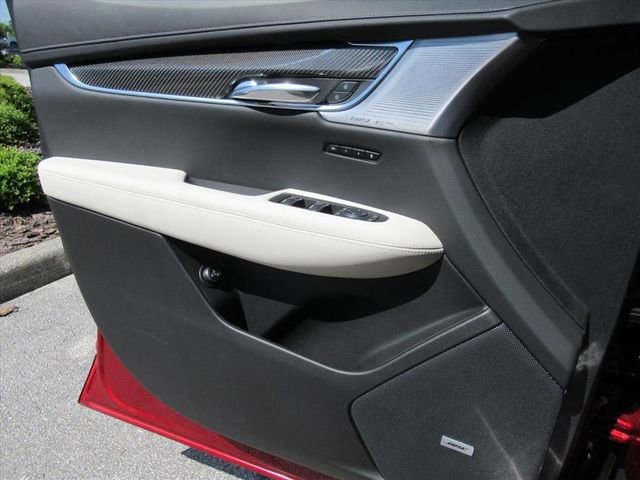 Used 2024 Cadillac XT6 Sport w/ Technology Package AWD/4WD image 20