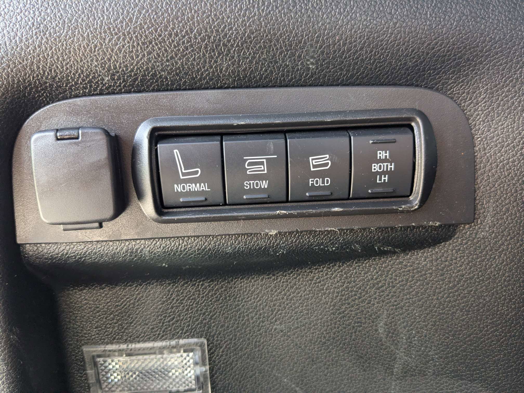 Used 2018 Ford Explorer Platinum AWD/4WD image 17