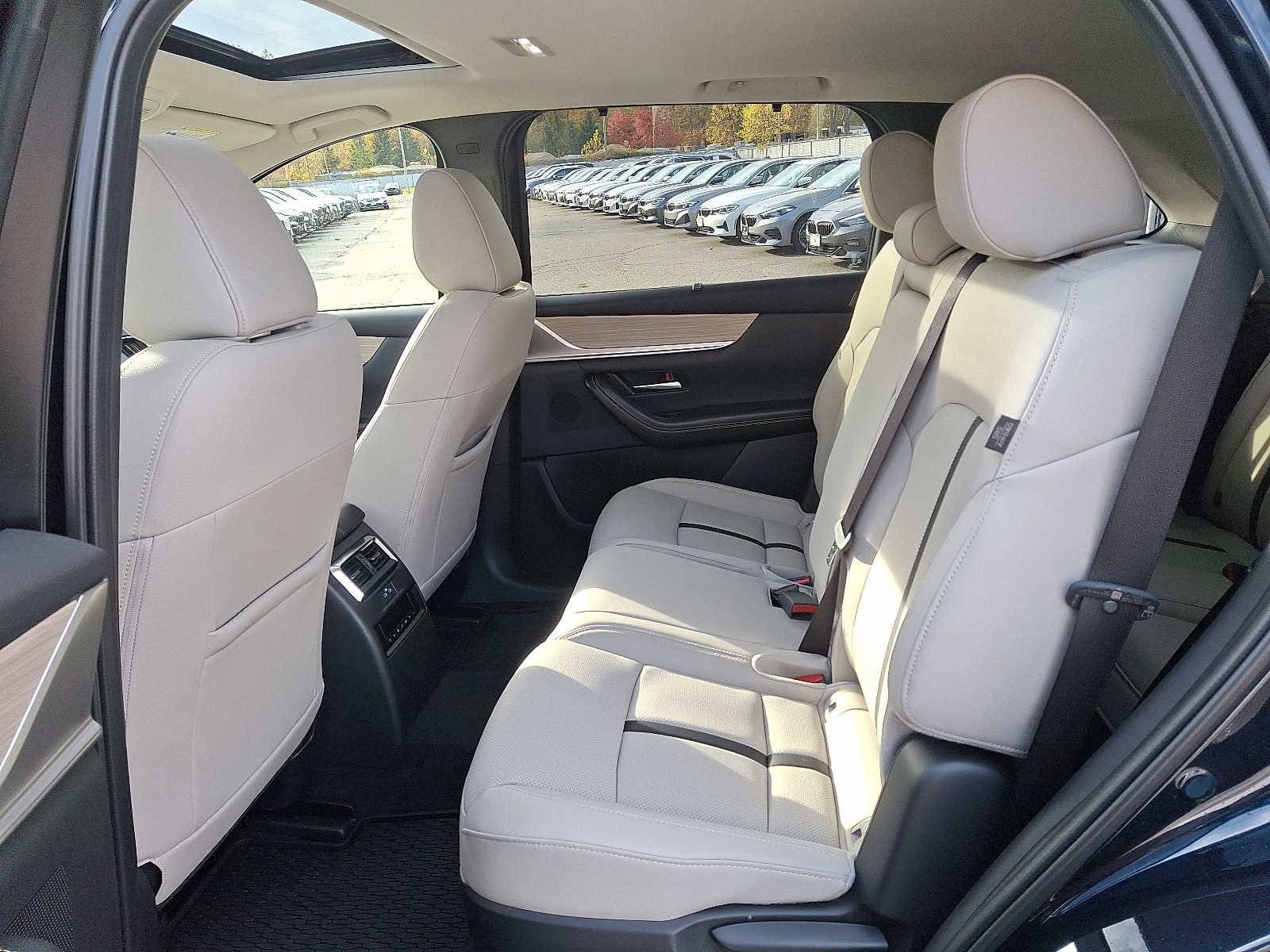 Used 2025 MAZDA CX-90 3.3 Turbo w/ Preferred Package image 10