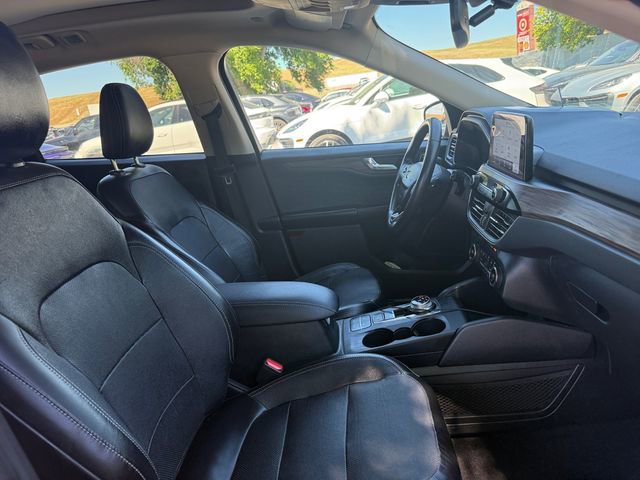 Used 2020 Ford Escape Titanium image 20