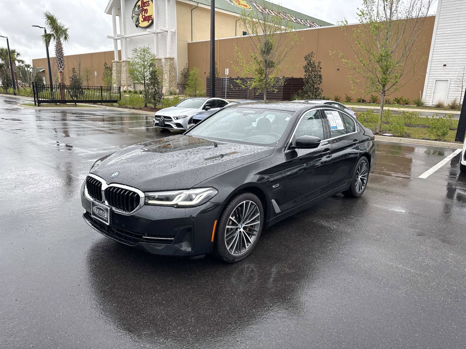 Used 2023 BMW 530e xDrive w/ Premium Package image 7