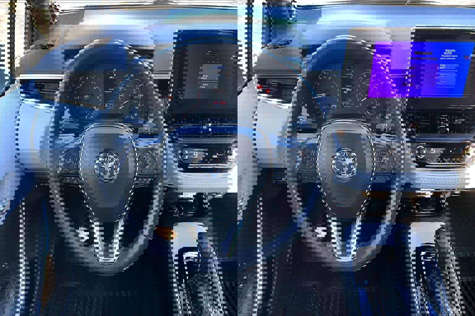 Certified 2023 Toyota Corolla SE w/ SE Premium Package image 6