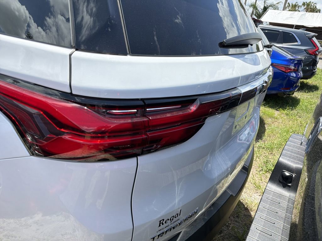 Certified 2023 Chevrolet Traverse LT FWD image 8