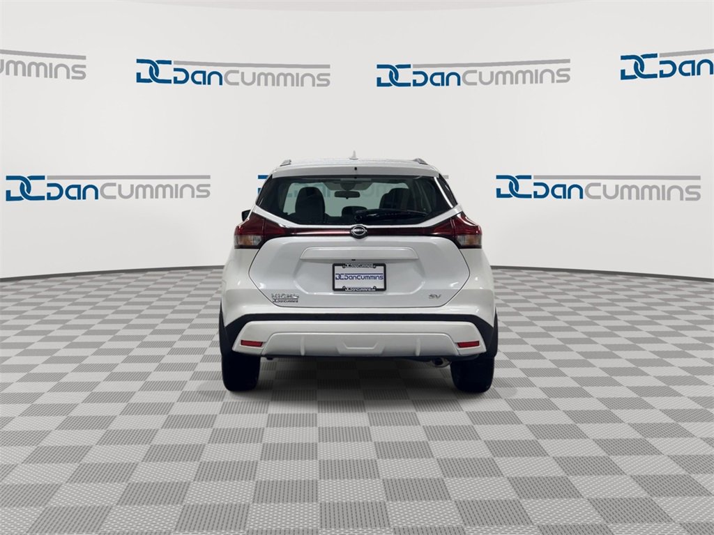 Used 2023 Nissan Kicks SV image 7