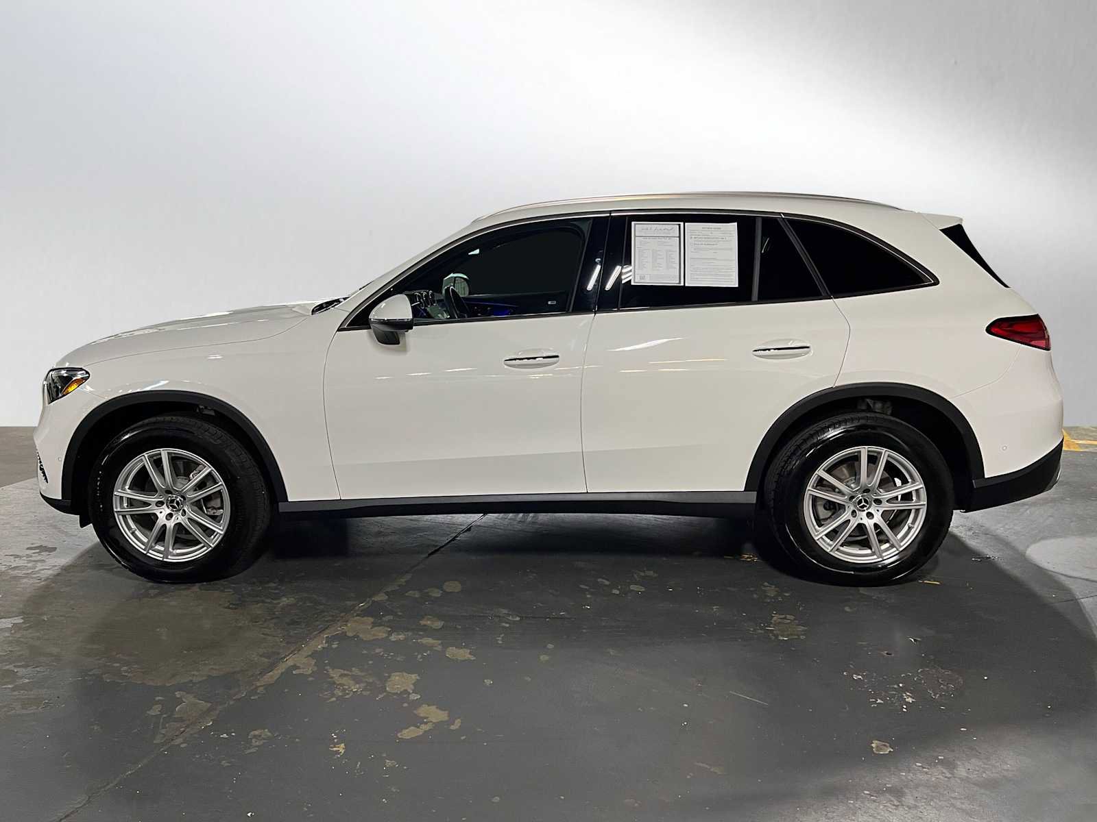 Certified 2025 Mercedes-Benz GLC 300 4MATIC image 6