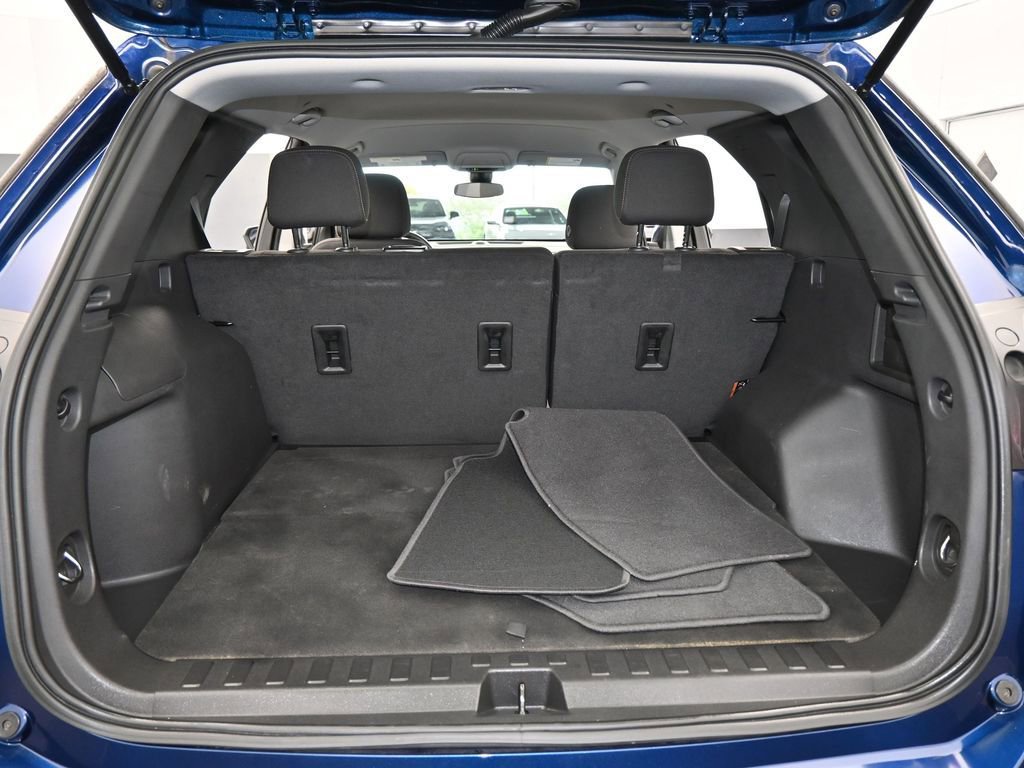 Used 2023 Chevrolet Equinox LT image 36