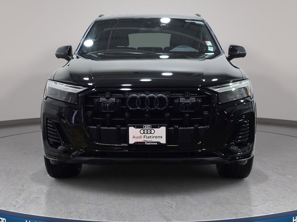Used 2025 Audi Q7 2.0T Premium w/ Convenience Plus Package image 3