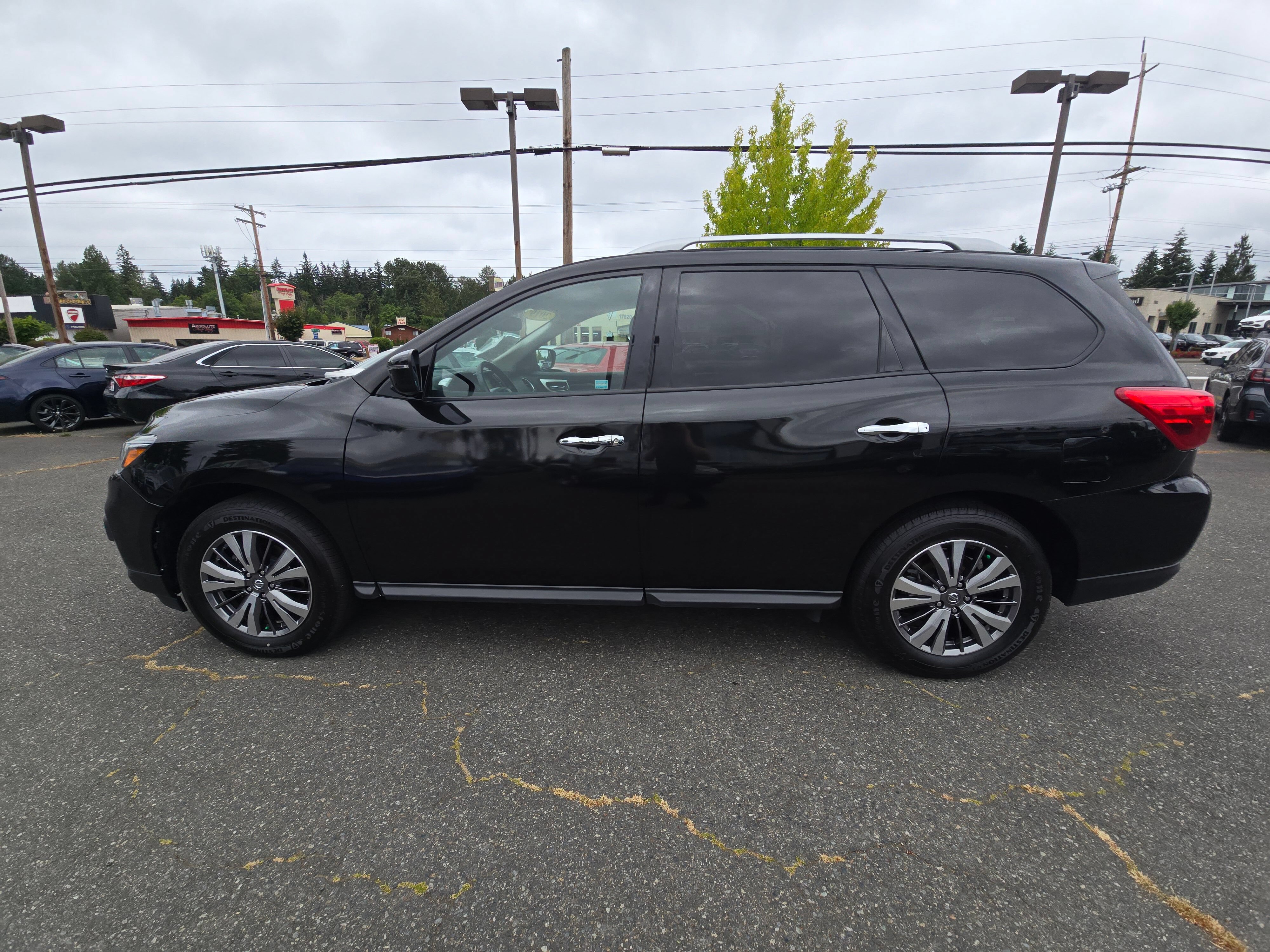 Used 2019 Nissan Pathfinder SV FWD image 6