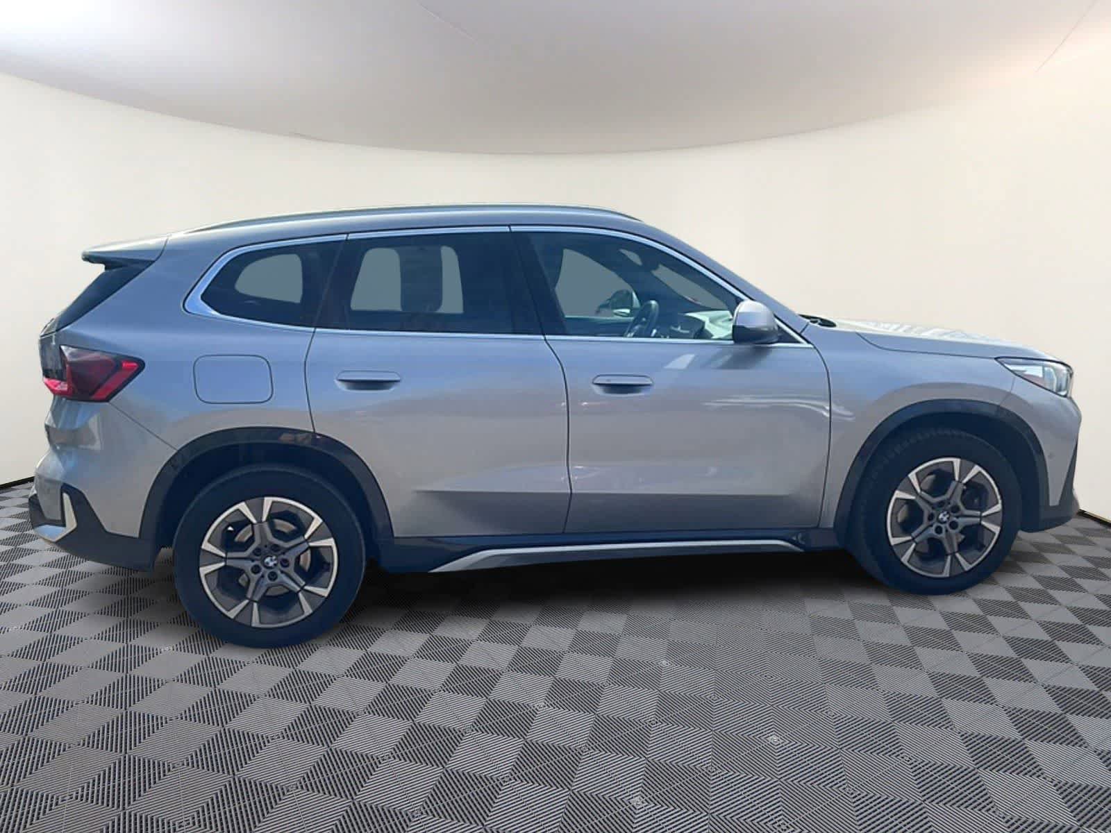 Used 2023 BMW X1 xDrive28i w/ Convenience Package AWD/4WD image 8
