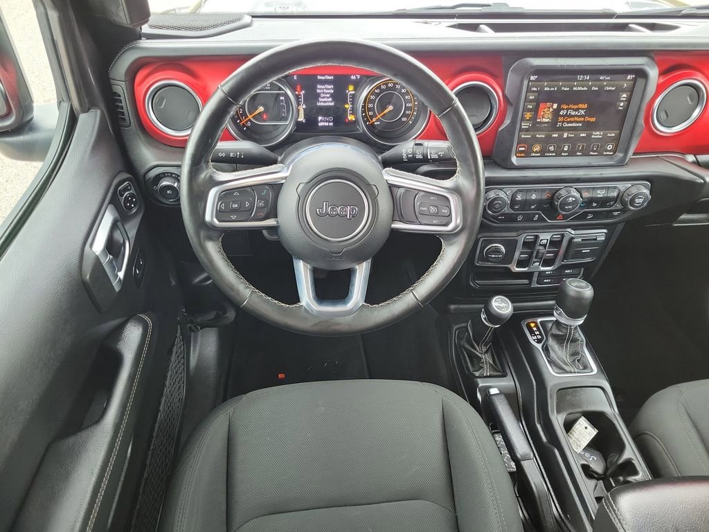 Used 2020 Jeep Wrangler Unlimited Sahara w/ Dual Top Group AWD/4WD image 11