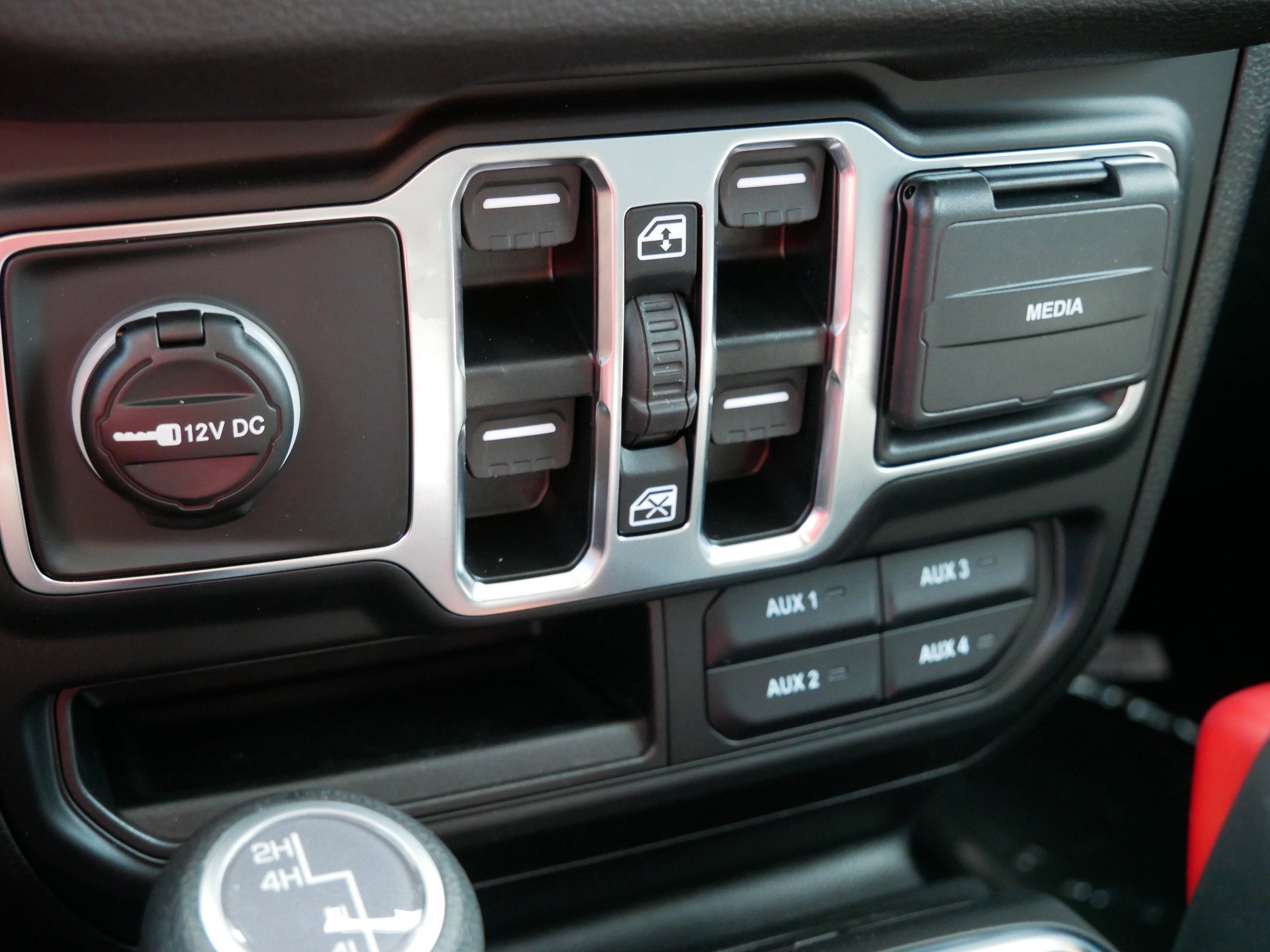 New 2025 Jeep Wrangler Sport S image 15