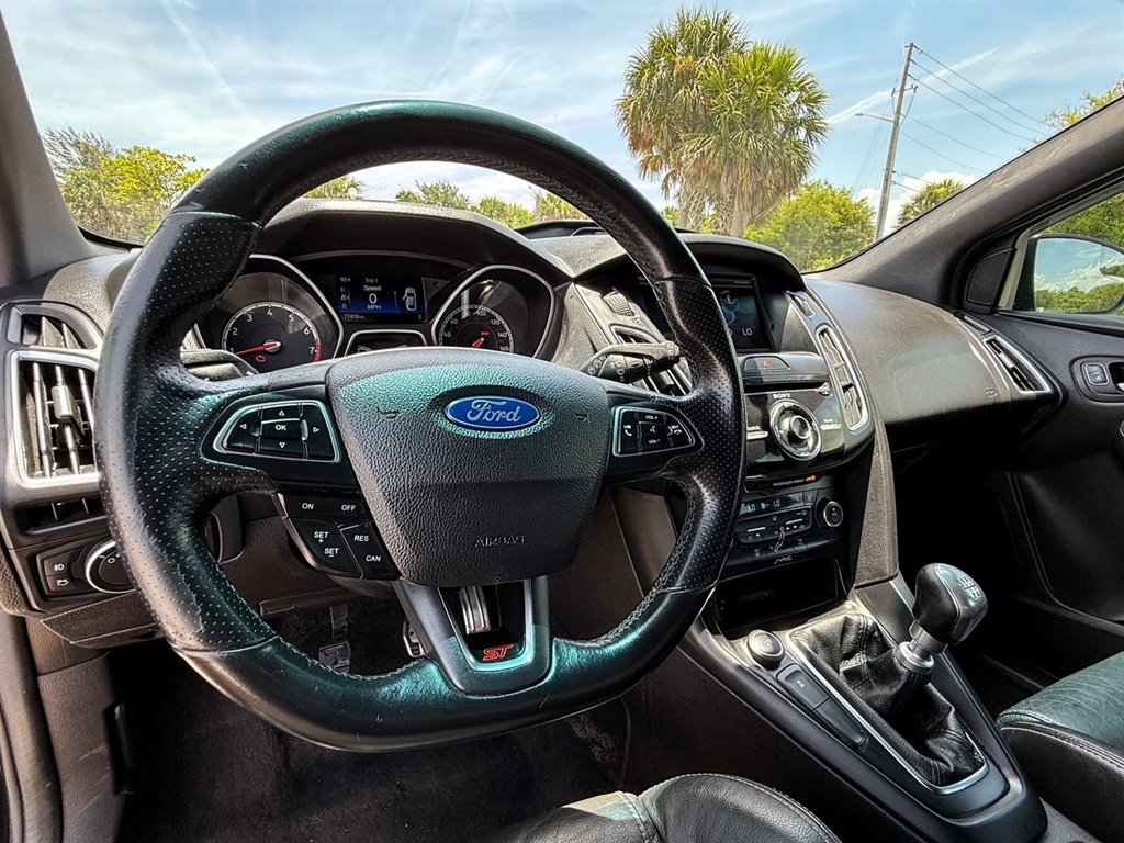 Used 2015 Ford Focus ST w/ Equipment Group 401A image 8