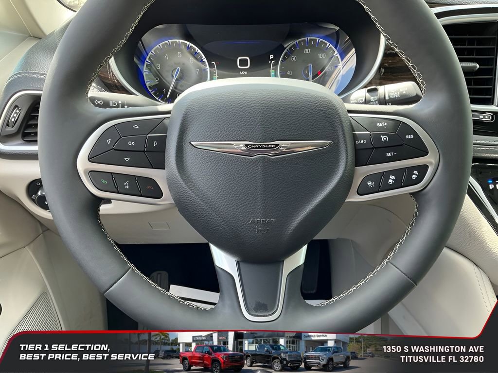 Used 2024 Chrysler Pacifica Limited image 29