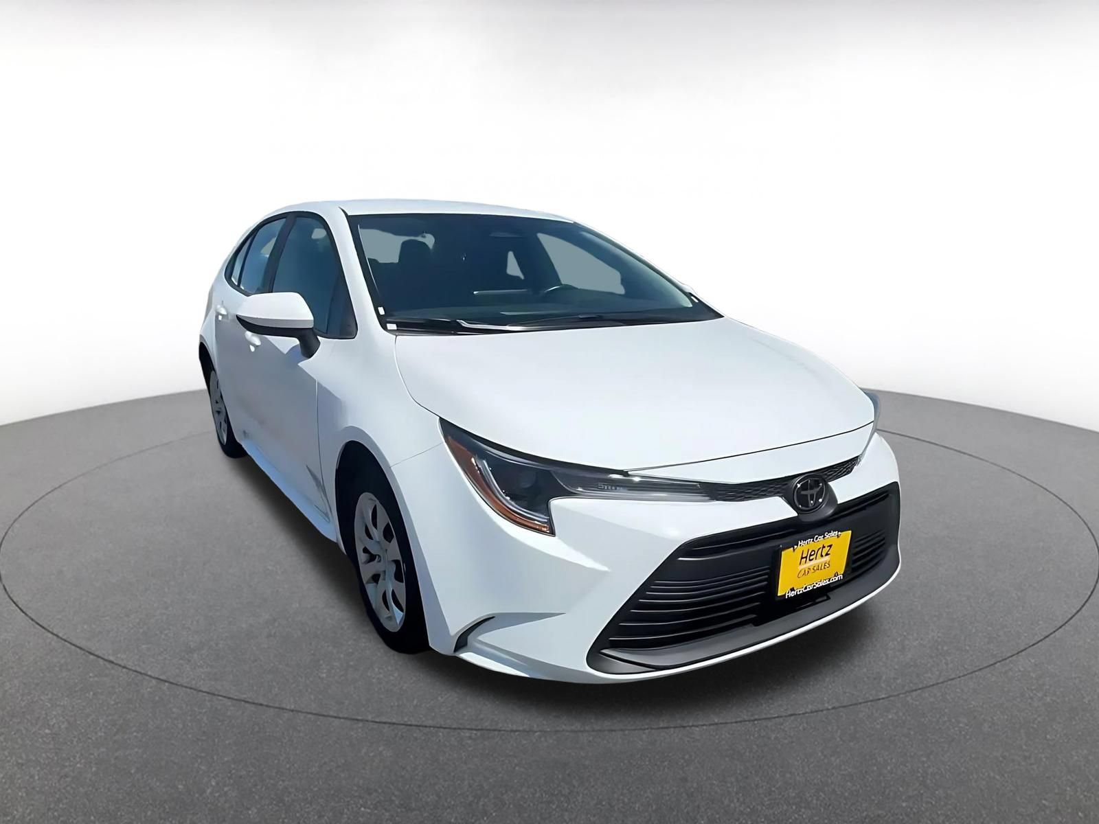 Used 2025 Toyota Corolla LE FWD image 3