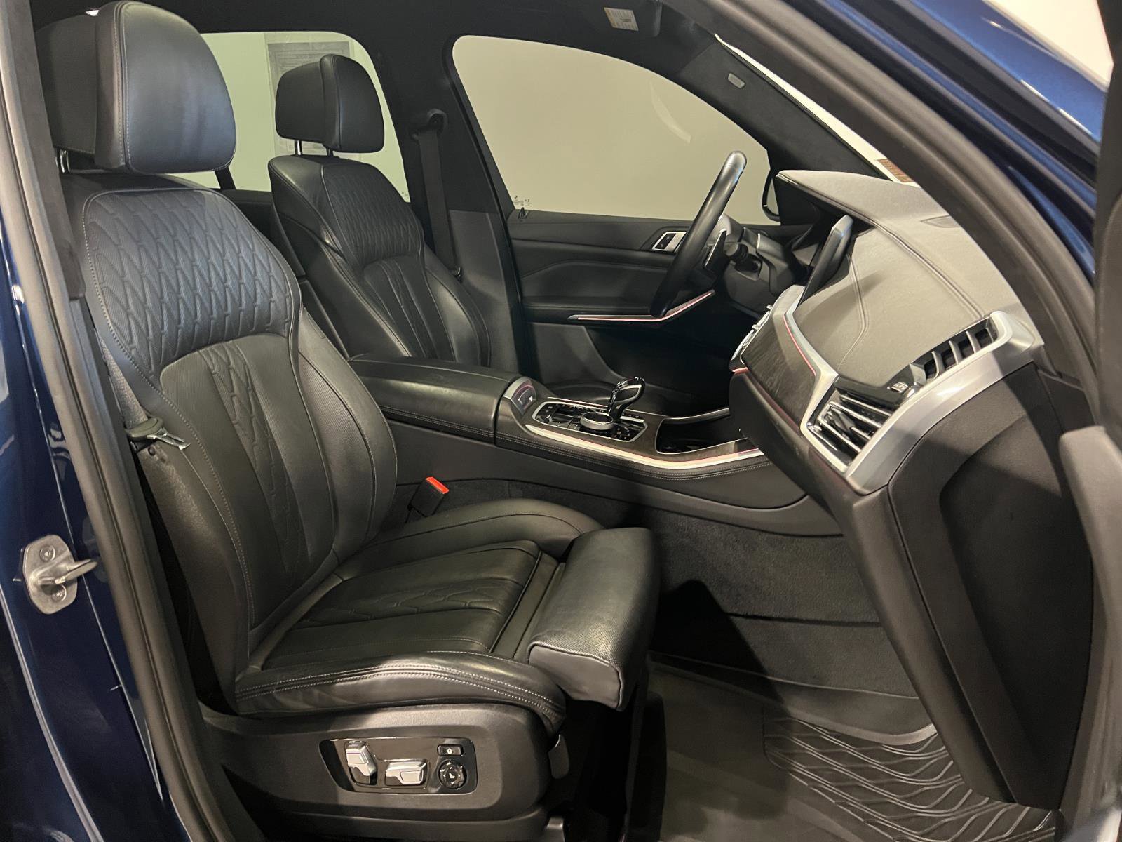 Used 2022 BMW X5 xDrive45e w/ M Sport Package image 41