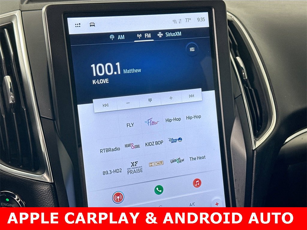 Used 2024 Ford Edge Titanium image 2