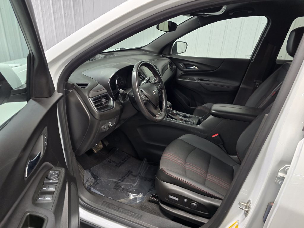 Used 2022 Chevrolet Equinox RS AWD/4WD image 17