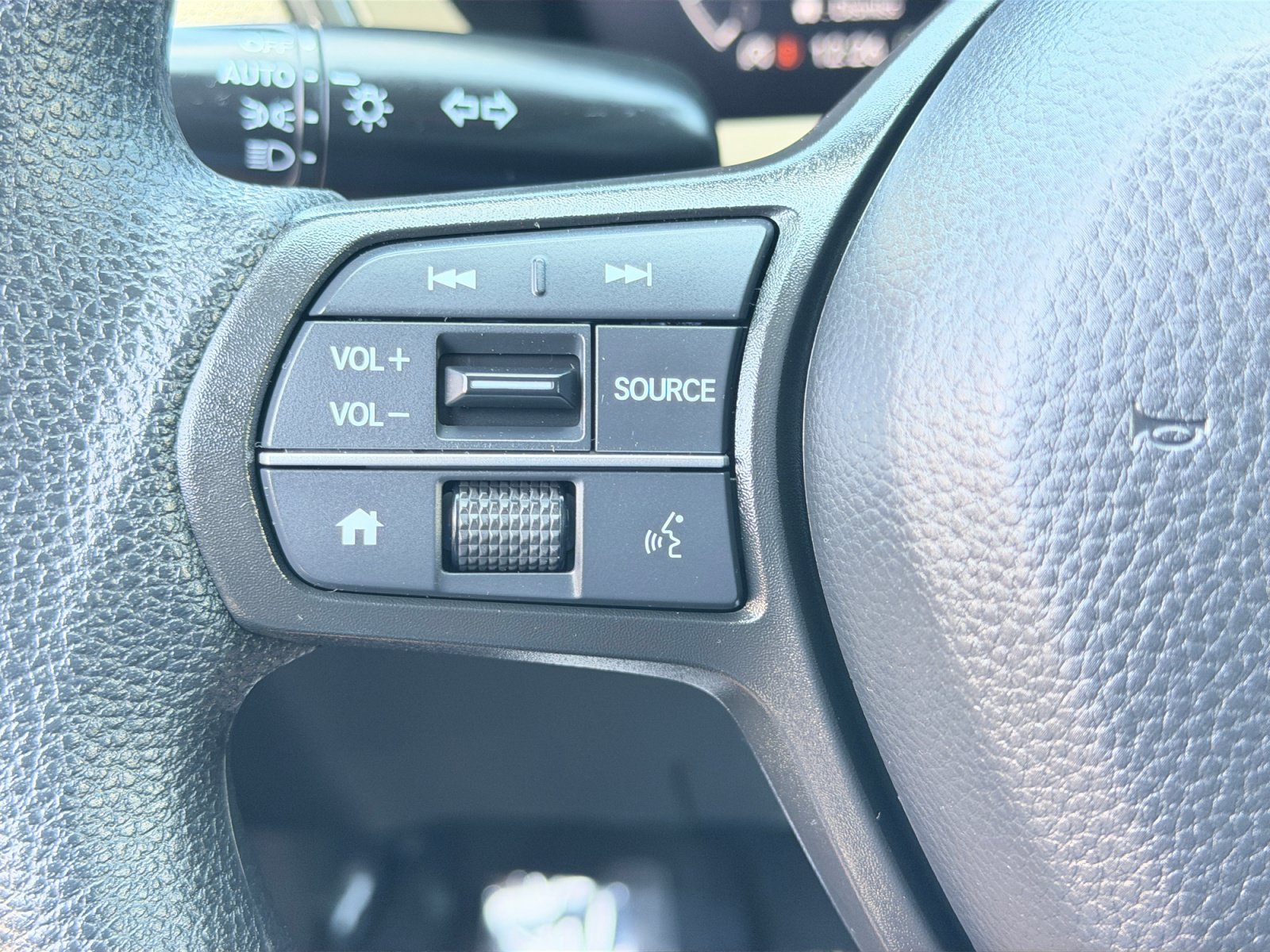 Used 2025 Honda CR-V LX image 21