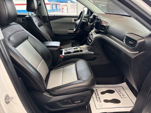 Used 2023 Ford Explorer XLT w/ Equipment Group 202A image 13