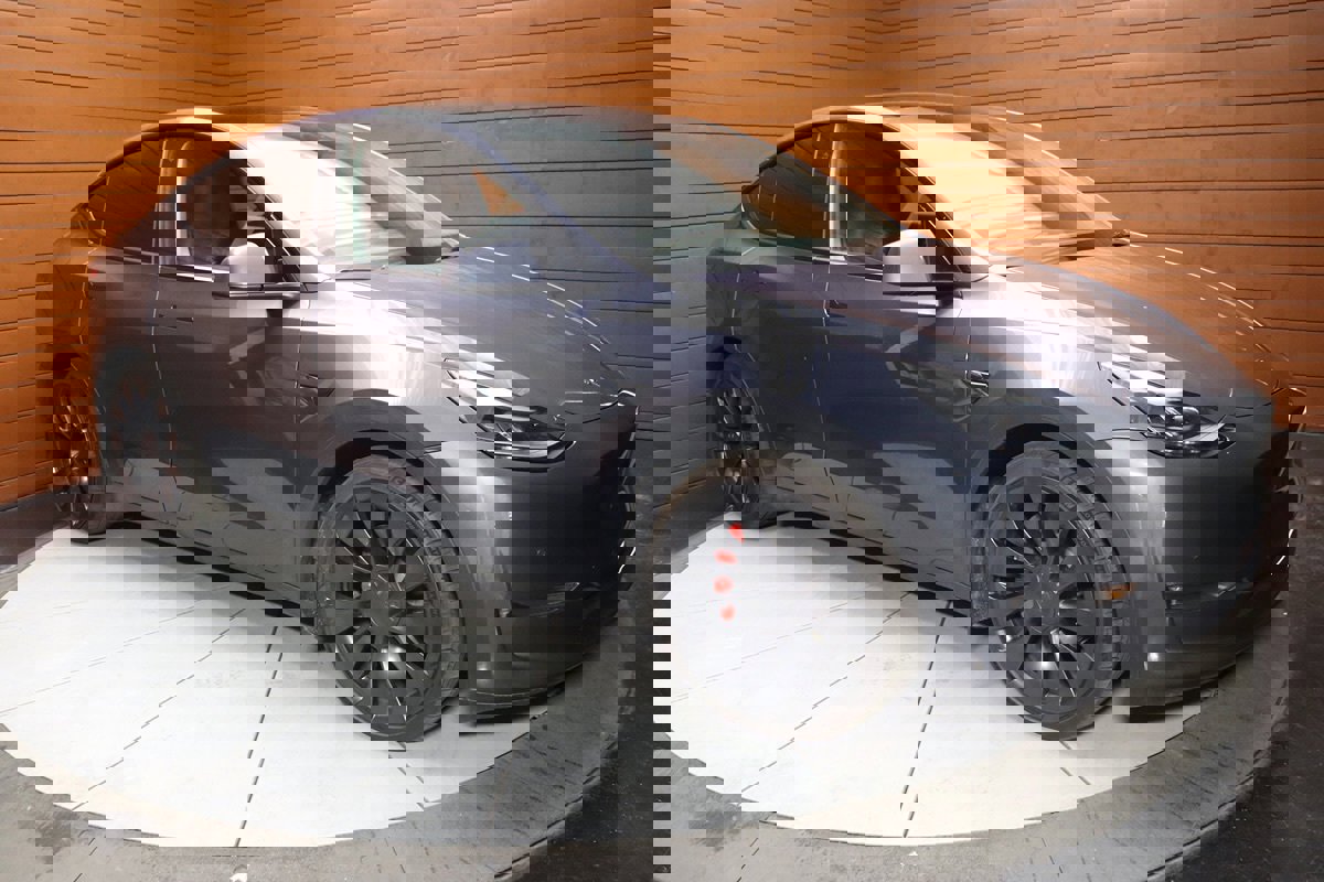 Used 2022 Tesla Model Y Performance image 15