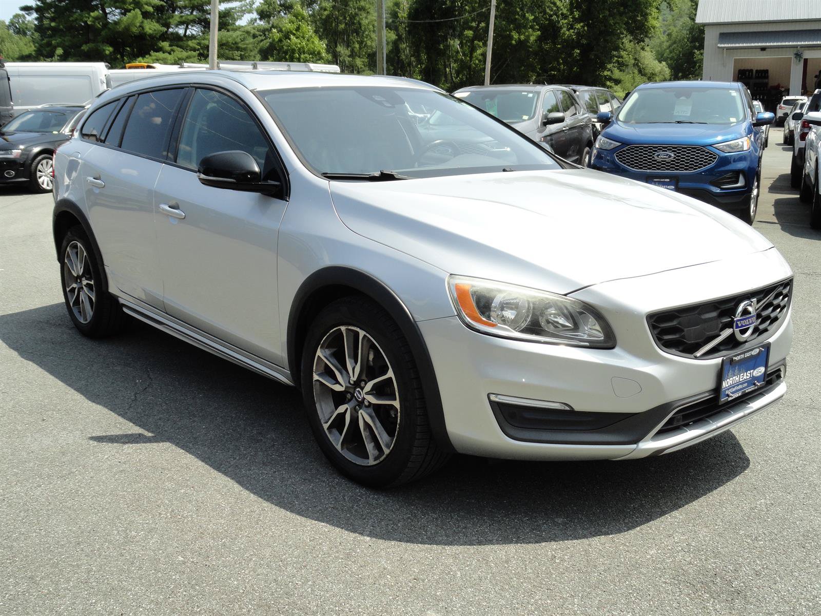 Used 2015 Volvo V60 T5 Cross Country w/ Protection Package AWD/4WD image 9