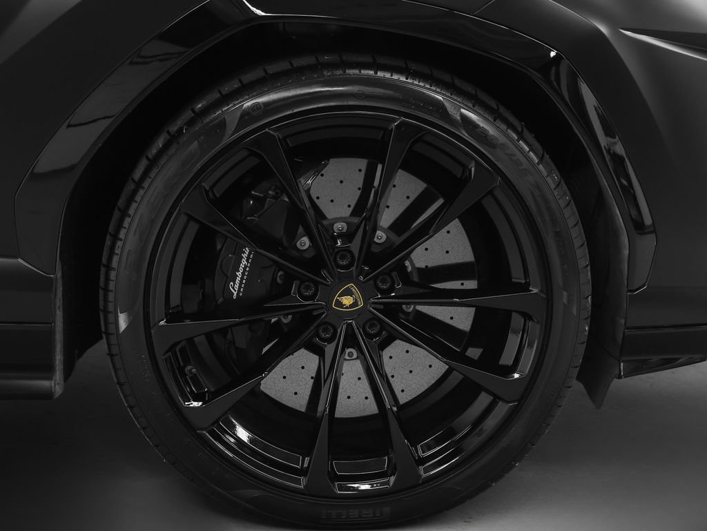 Used 2022 Lamborghini Urus AWD/4WD image 10