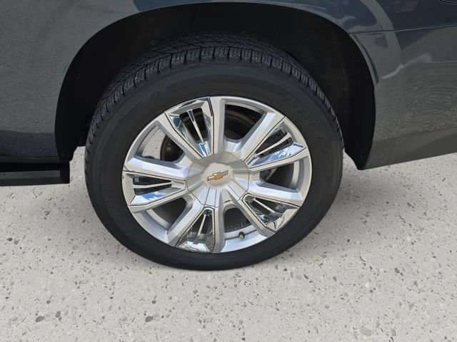 Used 2021 Chevrolet Suburban High Country w/ Premium Package RWD image 35
