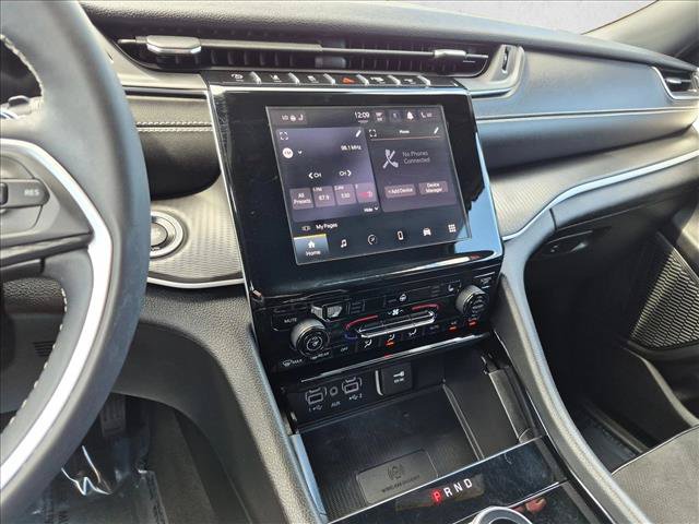 Used 2023 Jeep Grand Cherokee Altitude AWD/4WD image 15