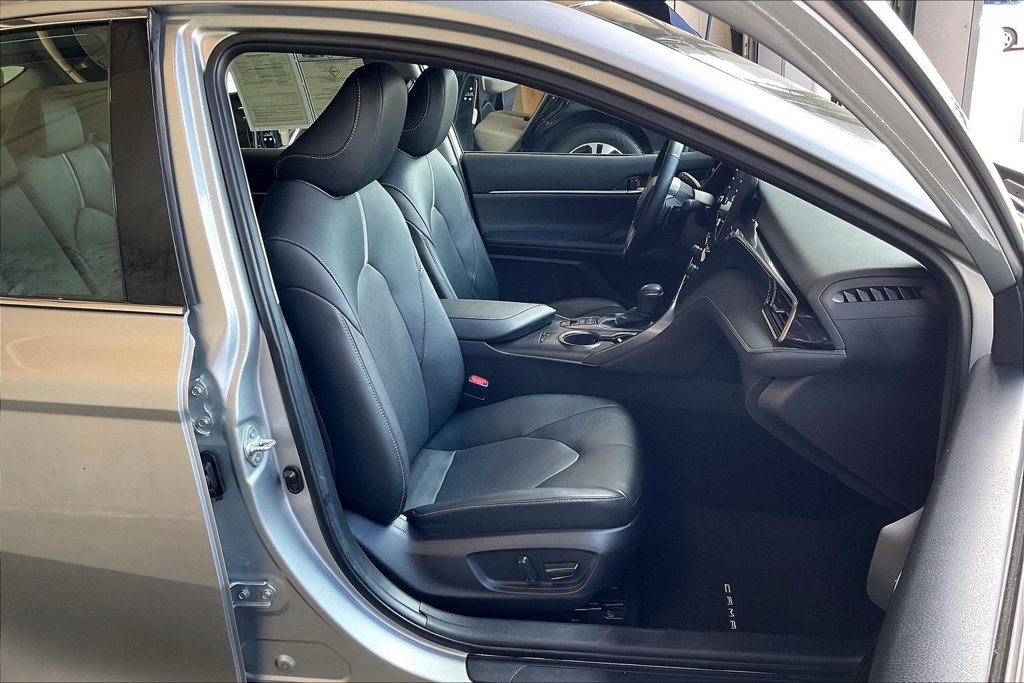 Used 2021 Toyota Camry XSE w/ Carpet Mat Package (TMS) FWD image 7