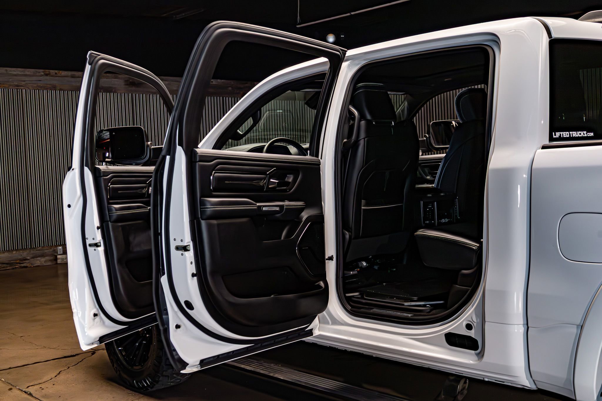 Used 2023 RAM 1500 Limited image 29