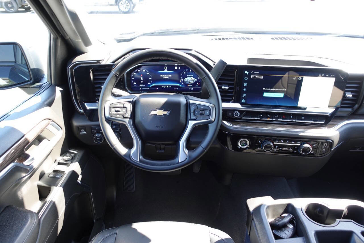 Used 2023 Chevrolet Silverado 1500 LT AWD/4WD image 39