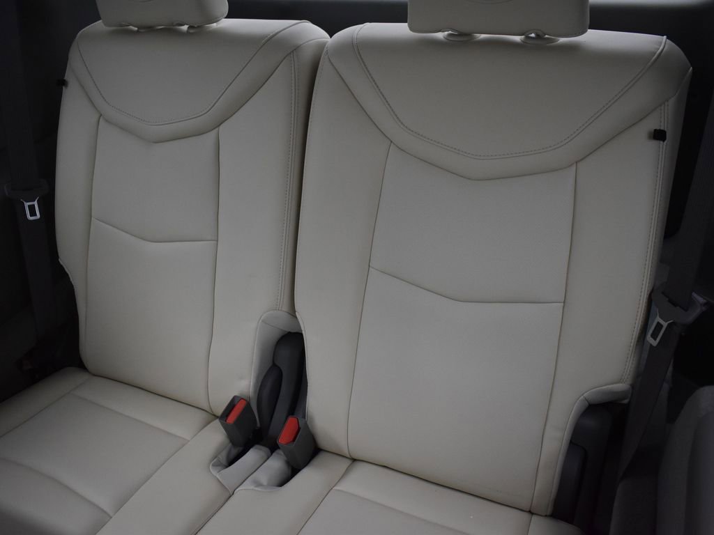 Certified 2023 Cadillac XT6 Premium Luxury w/ LPO, Floor Liner Package image 28