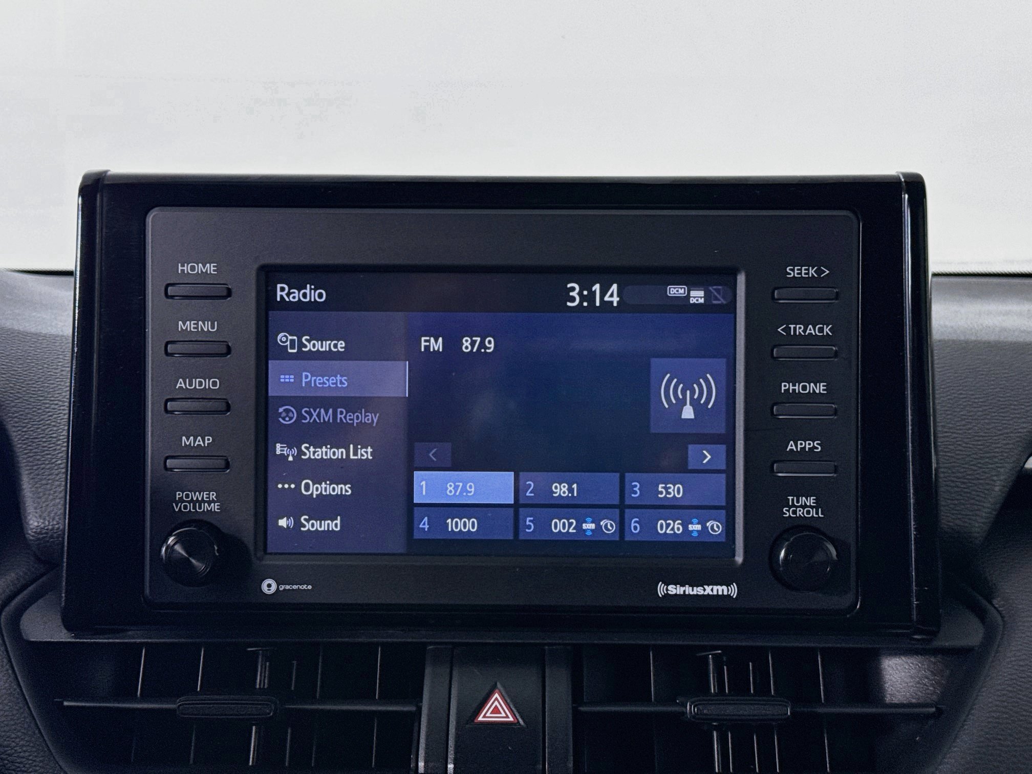 Used 2020 Toyota RAV4 LE AWD/4WD image 14