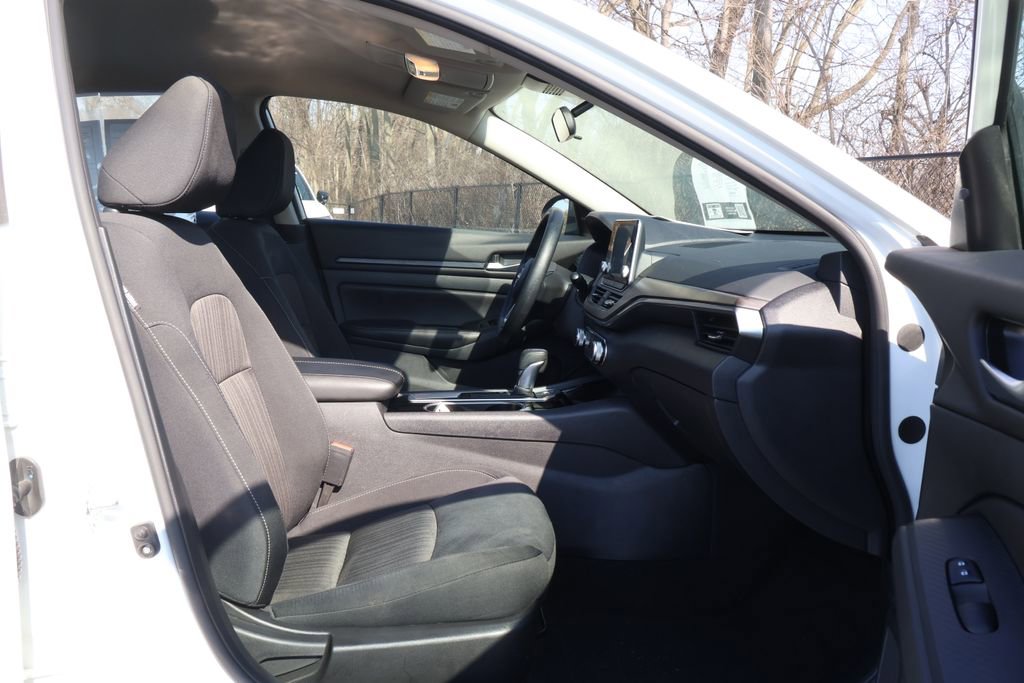 Used 2024 Nissan Altima 2.5 SV image 34