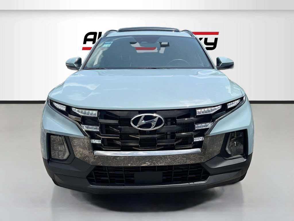 Used 2024 Hyundai Santa Cruz Limited AWD/4WD image 2
