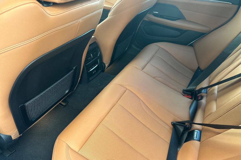 Used 2023 BMW i4 eDrive35 w/ Premium Package image 12