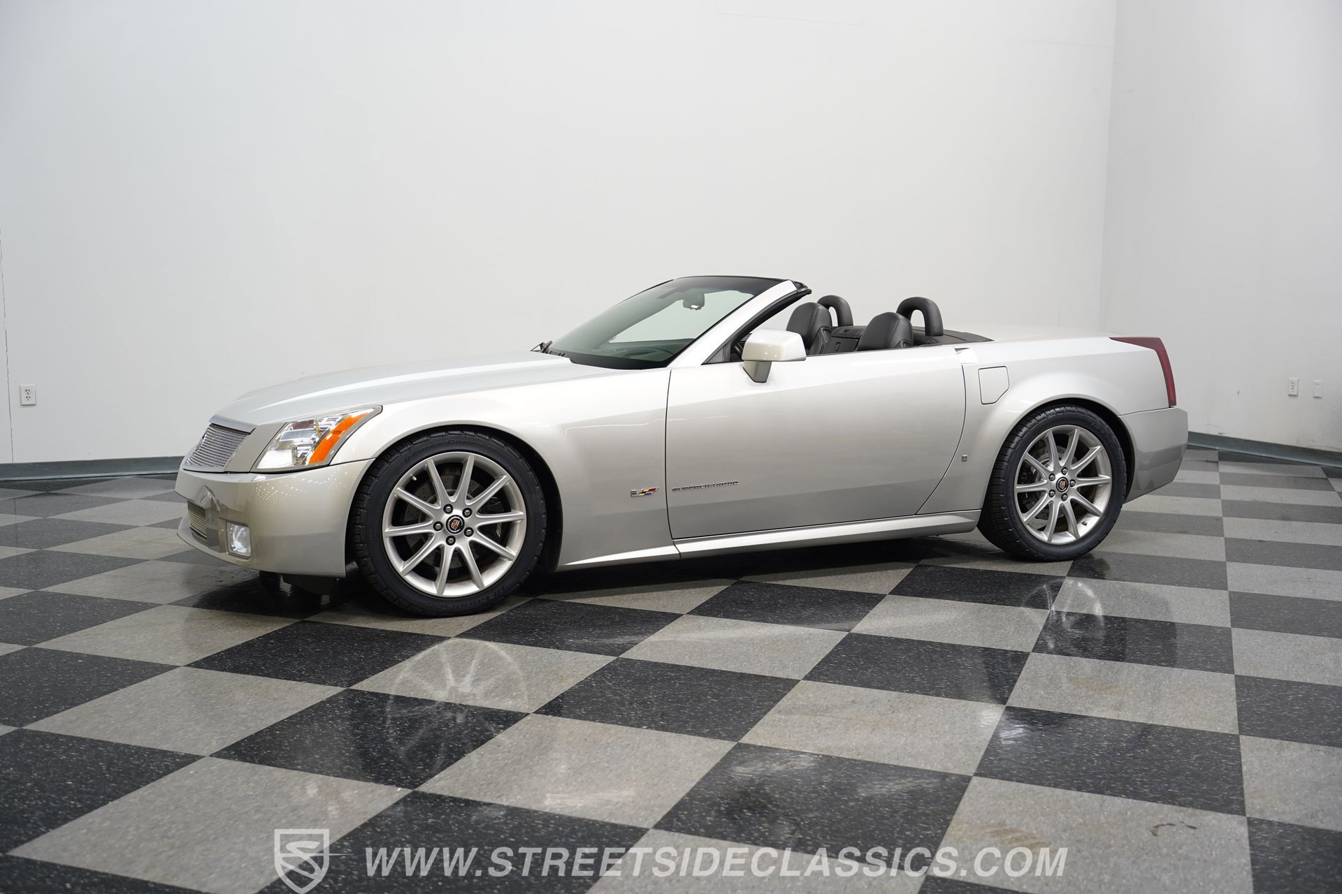 Used 2006 Cadillac XLR V image 6