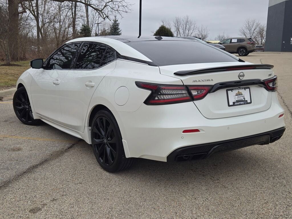 Used 2023 Nissan Maxima SR w/ Sport Mat Group FWD image 14