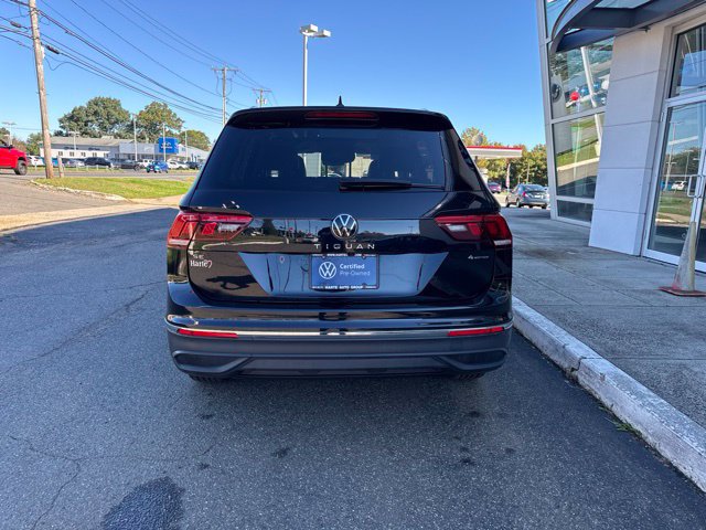 Certified 2022 Volkswagen Tiguan SE w/ Panoramic Sunroof Package AWD/4WD image 8