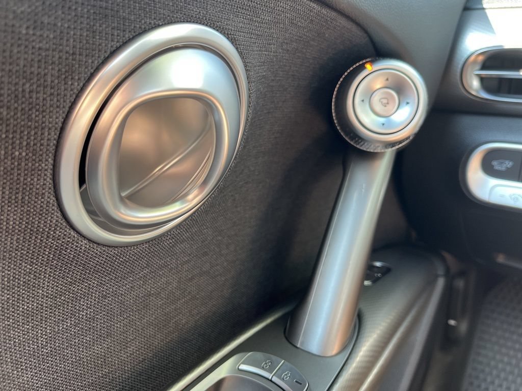 New 2024 Genesis GV60 RWD image 14