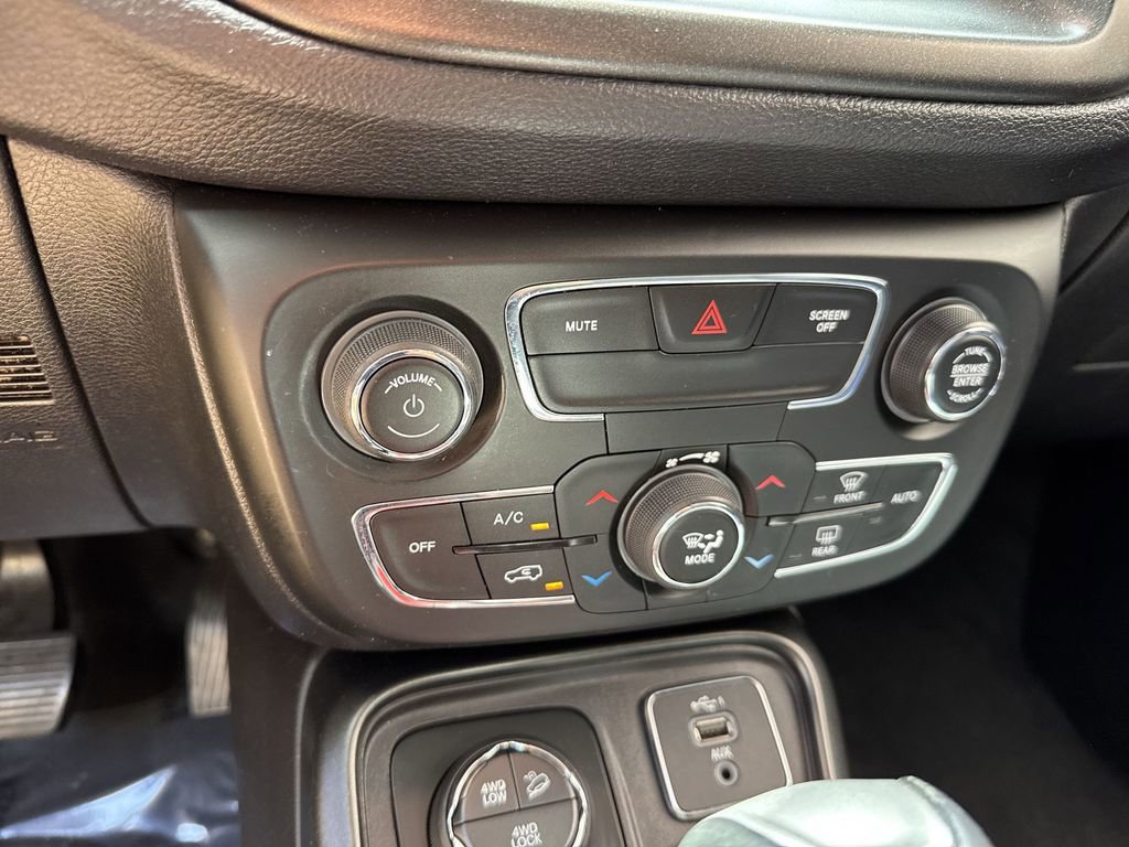 Used 2020 Jeep Compass Trailhawk AWD/4WD image 51