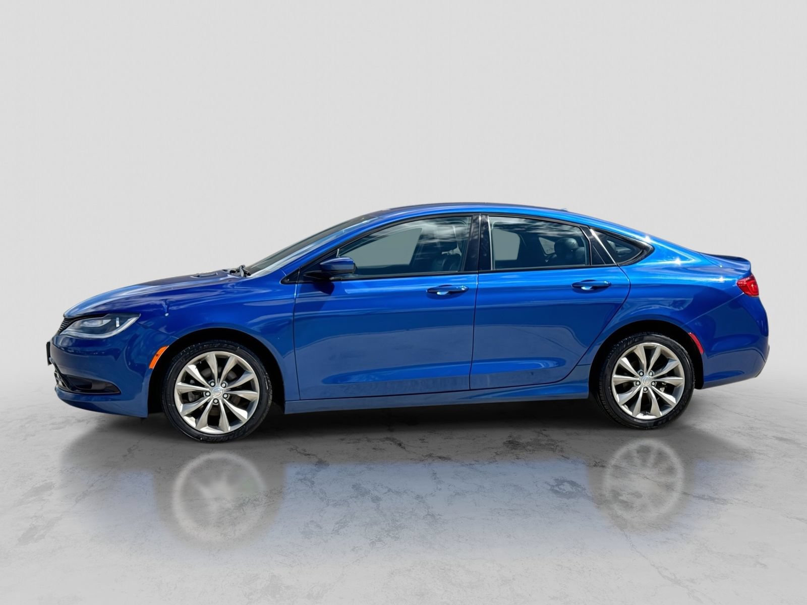 Used 2016 Chrysler 200 S FWD image 3