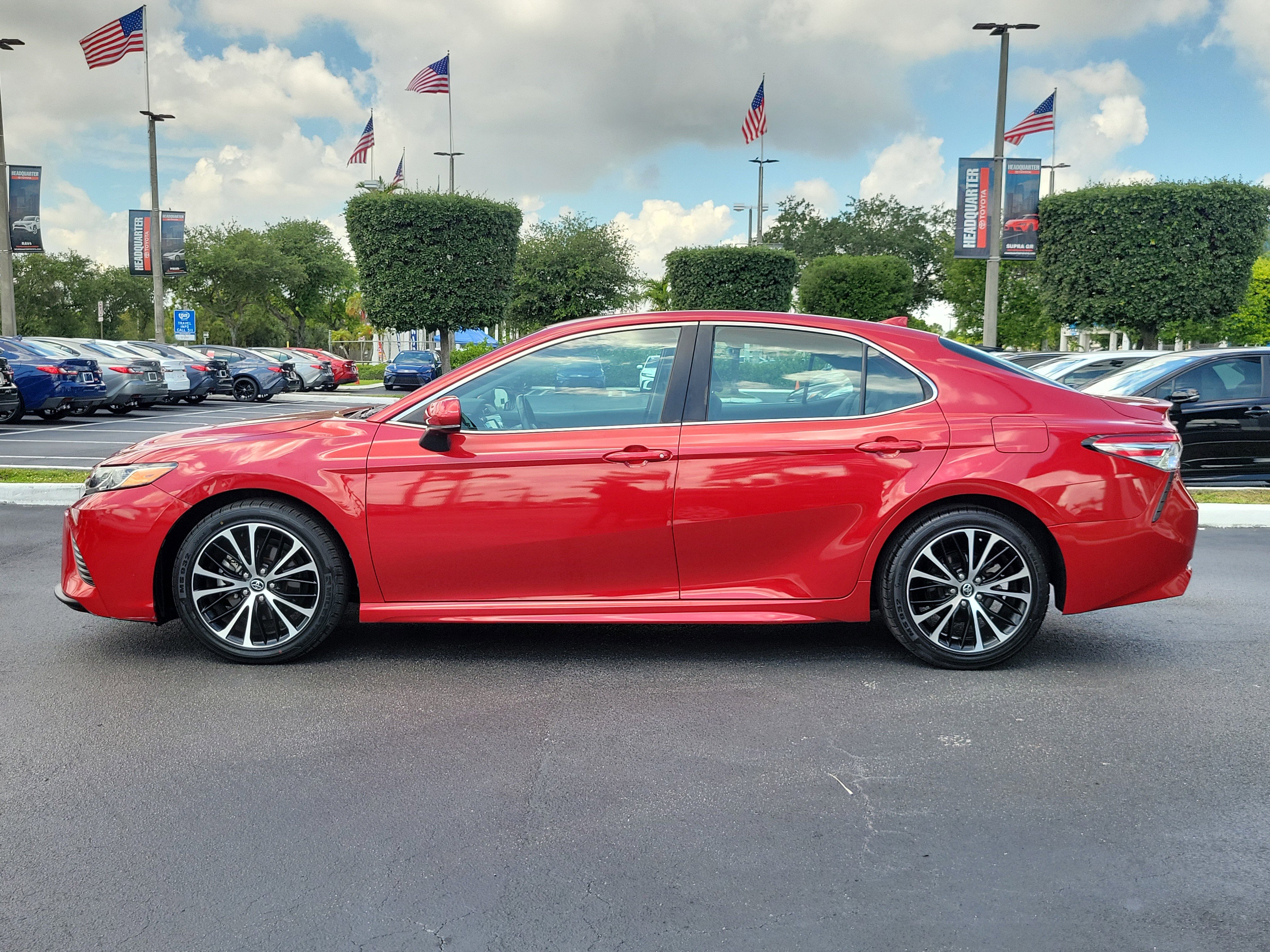 Used 2020 Toyota Camry SE FWD image 7
